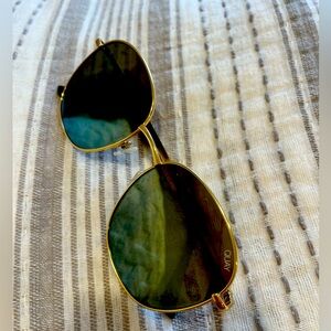 Jezabell Quay Australia sunnies